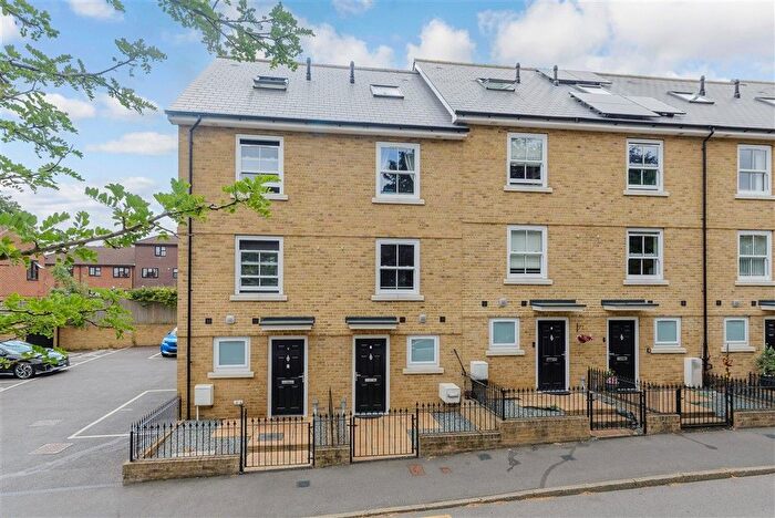 4 Bedroom Town House For Sale In John Street, Rochester, Kent, ME1