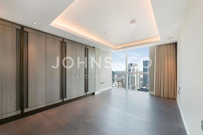 3 Bedroom Flat To Rent In Maine Tower, Canary Wharf, London, E14