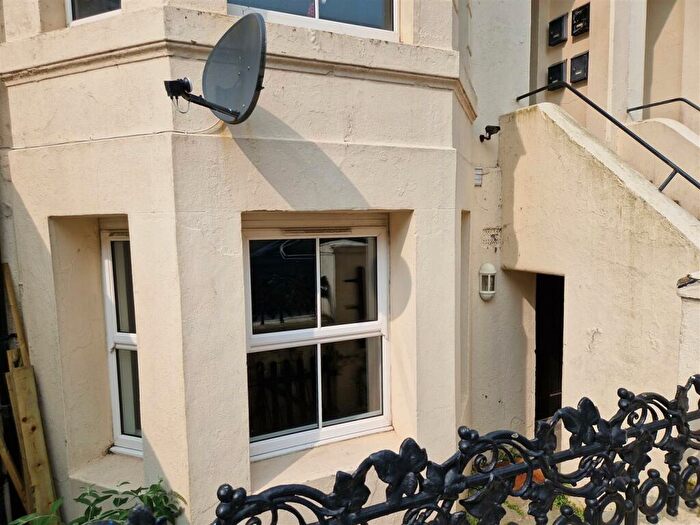 2 Bedroom Flat To Rent In Marine Terrace, Folkestone, CT20