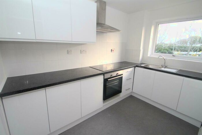 1 Bedroom Flat To Rent In Valley Green, Woodhall Farm, Hemel Hempstead, HP2