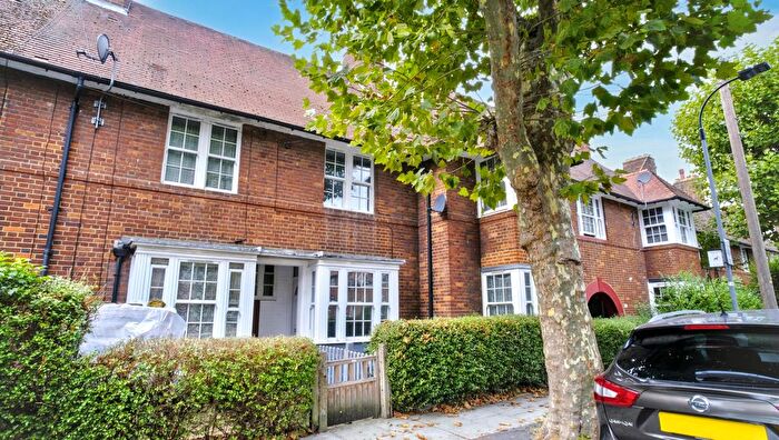 2 Bedroom Property For Sale In Wulfstan Street, Acton, London, W12