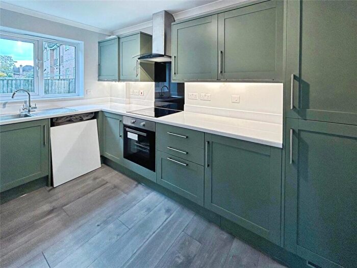 2 Bedroom Flat To Rent In Lowfield Road, Caversham, Reading, RG4