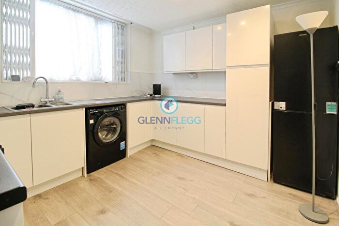 3 Bedroom Maisonette To Rent In Trelawney Avenue, Langley, SL3