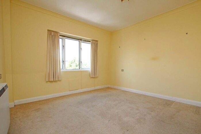 2 Bedroom Flat For Sale In St Leonards Road, Eastbourne, BN21