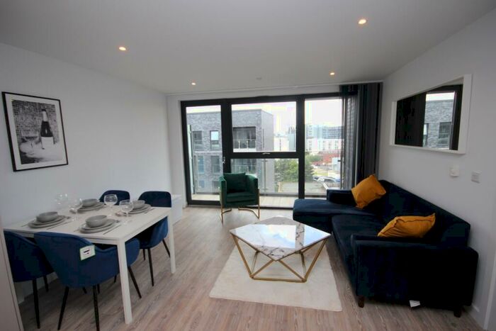2 Bedroom Apartment To Rent In Potato Wharf Manchester, M3