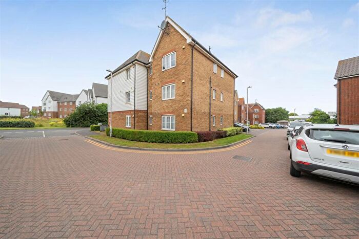 2 Bedroom Apartment For Sale In Wherry Close, Margate, CT9