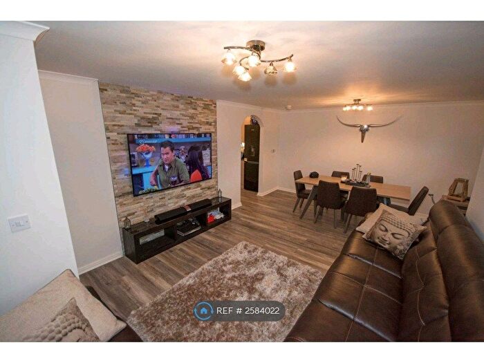 2 Bedroom Flat To Rent In The Marish, Warwick, CV34