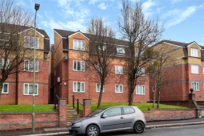 2 Bedroom Apartment To Rent In Park Road, Barnet, EN4