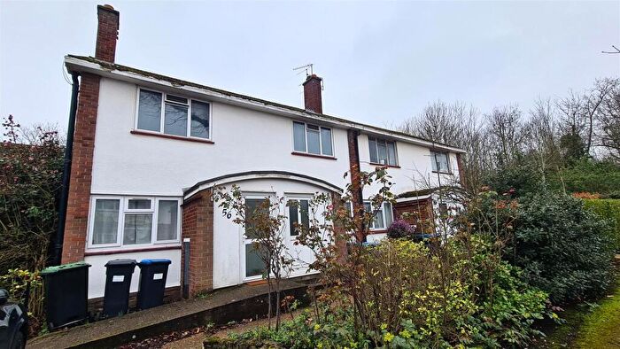2 Bedroom Flat For Sale In Holtwhites Hill, Enfield, EN2