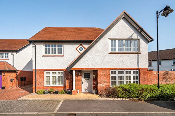 4 Bedroom Detached House For Sale In Nevinson Way, Waterlooville, PO7