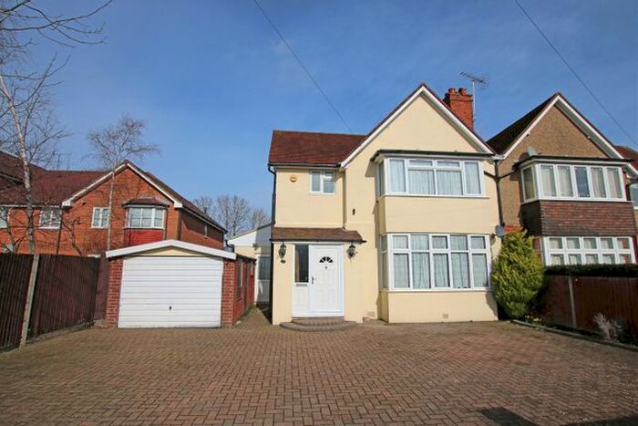 3 Bedroom Semi Detached House To Rent In Whitley Wood Road, Reading, Berkshire, RG2
