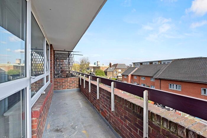 5 Bedroom Flat To Rent In Millender Walk, Surrey Quay, SE16