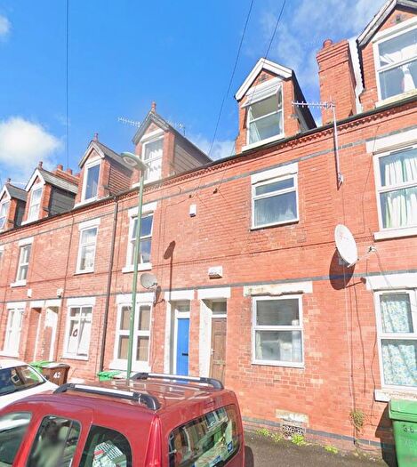 3 Bedroom Terraced House For Sale In Exeter Road, Nottingham, NG7