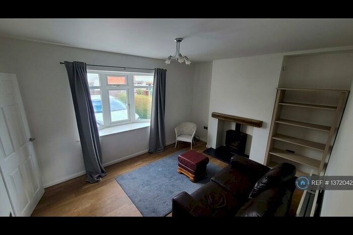 2 Bedroom Terraced House To Rent In Manton Crescent, Beeston, NG9