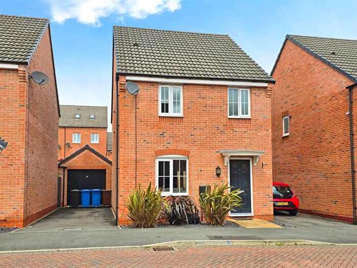 3 Bedroom Detached House For Sale In Redbridge Close, Derby, DE22