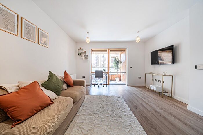 1 Bedroom Flat For Sale In Eddington Court, London, E16