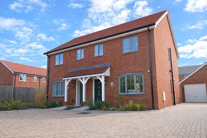 3 Bedroom Semi-Detached House For Sale In Quarry Close, Verwood, BH31