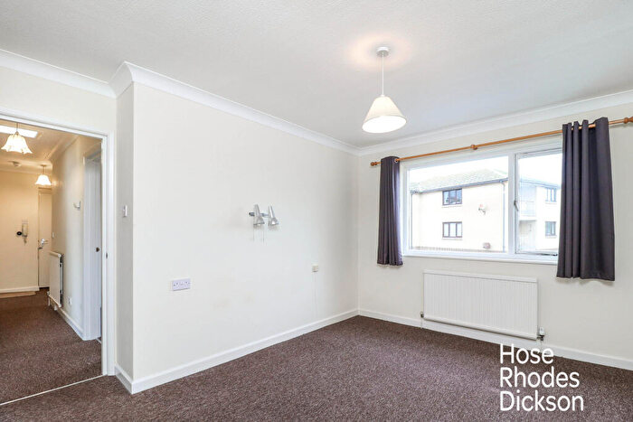 2 Bedroom Apartment To Rent In Shanklin, Isle Of Wight, PO37