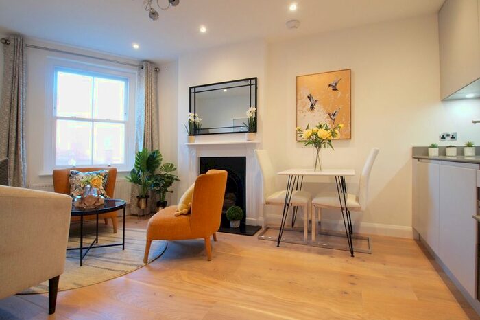 1 Bedroom Flat To Rent In Cheam Road, Ewell Village, Surrey, KT17