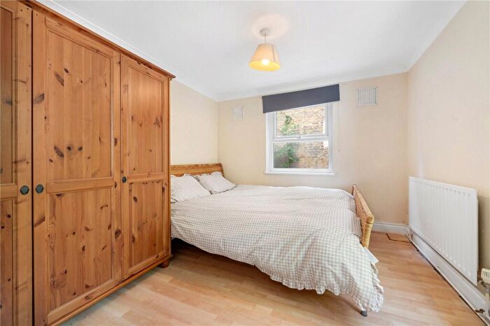 2 Bedroom Apartment For Sale In Avondale Rise, Peckham Rye, London, SE15
