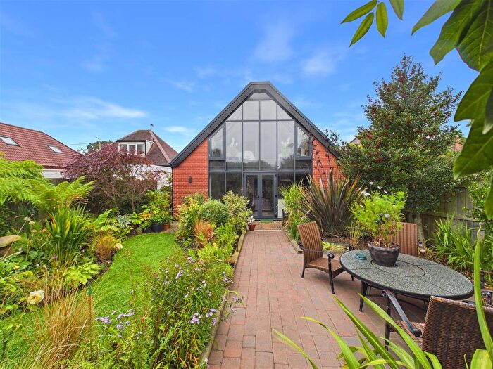 3 Bedroom Bungalow For Sale In Elmsleigh Gardens, Sunderland, SR6