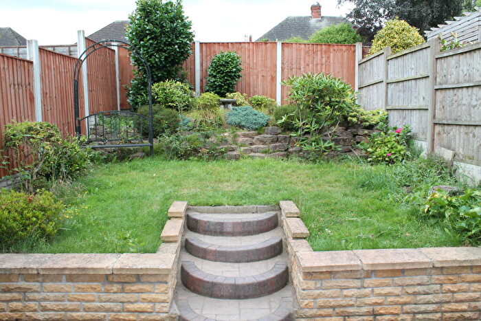 3 Bedroom Semi-Detached House To Rent In Vicarage Close, Nottingham, NG5