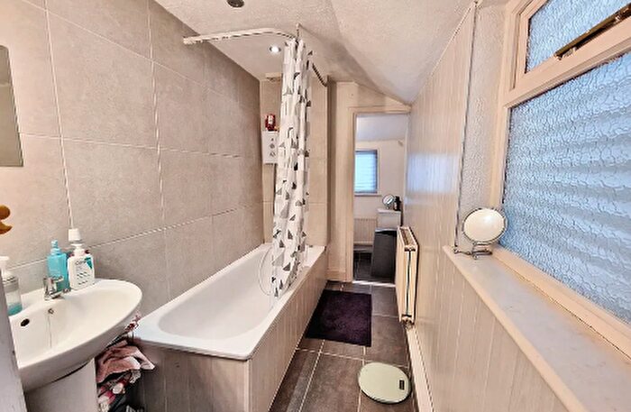 2 Bedroom End Of Terrace House For Sale In Peel Street, Maidstone, Kent, ME14