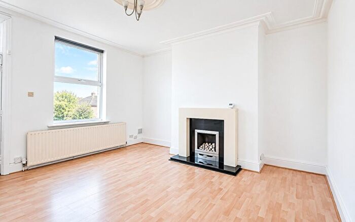 2 Bedroom Terraced House To Rent In Parkfield Row, Leeds, LS11