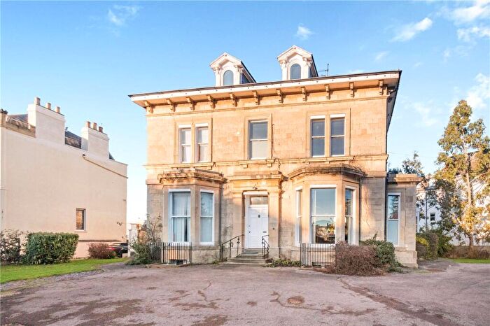 2 Bedroom Apartment To Rent In Lansdown Road, Cheltenham, Gloucestershire, GL51