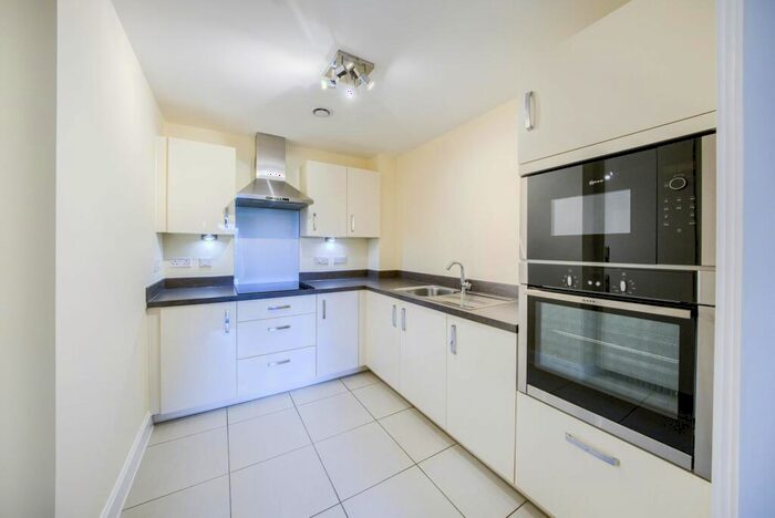 1 Bedroom Apartment For Sale In Springfield Close, Stratford-Upon-Avon, CV37