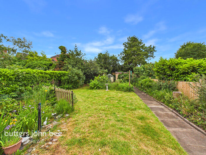 4 Bedroom Semi-Detached House For Sale In Alton Street, Crewe, CW2
