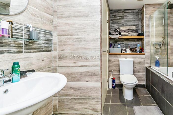 2 Bedroom Flat For Sale In Pennycroft, Pixton Way, Croydon, CR0