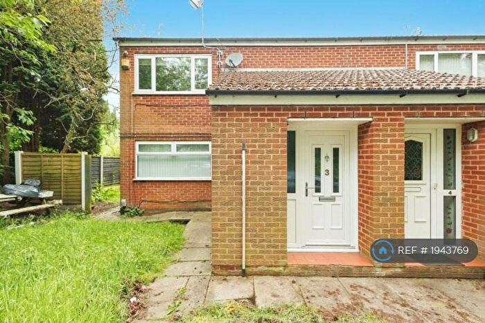 2 Bedroom Flat To Rent In The Winnows, Denton, Manchester, M34