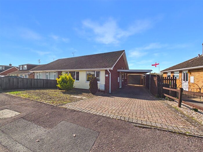 2 Bedroom Bungalow For Sale In Dunster Close, Tuffley, Gloucester, Gloucestershire, GL4