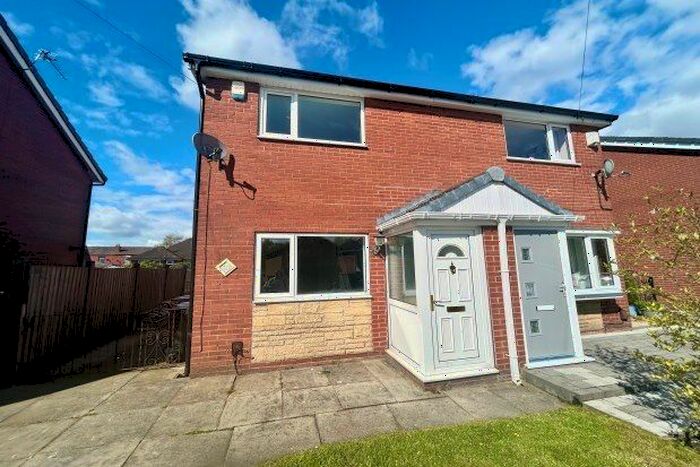 2 Bedroom Semi-Detached House To Rent In Quakerfields, Bolton, BL5