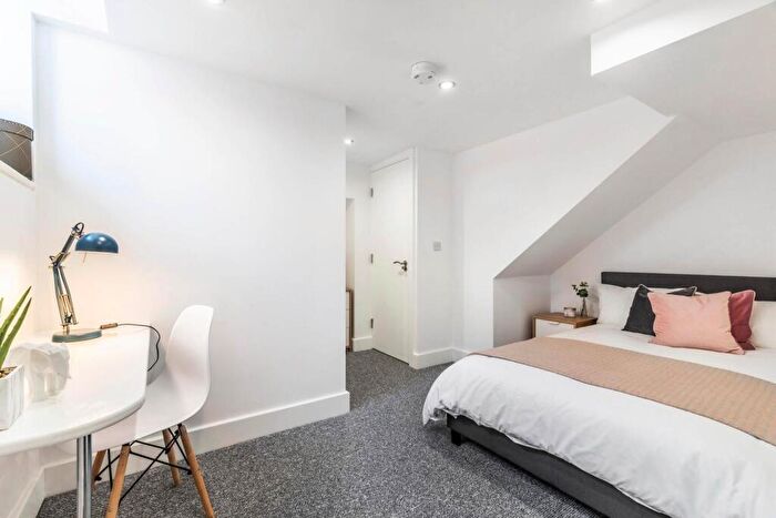 5 Bedroom House To Rent In Harold Walk, Leeds, LS6