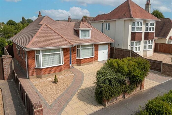 3 Bedroom Detached House For Sale In Hengistbury Head, BH6