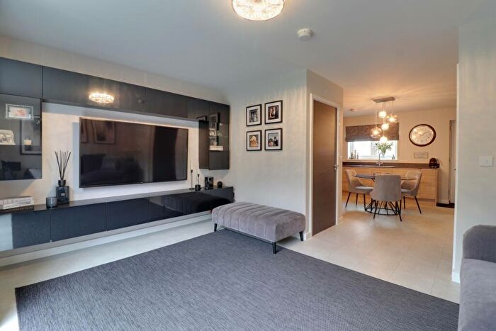 3 Bedroom Semi Detached House For Sale In Mallard Court, Huddersfield, HD4