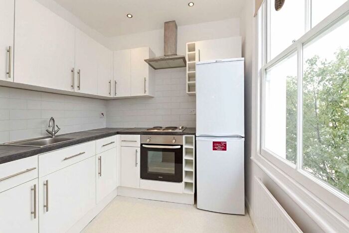 2 Bedroom Flat To Rent In Chesterton Road, North Kensington, W10