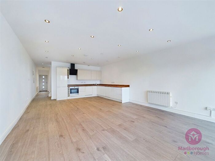 3 Bedroom Terraced House To Rent In Cottage Walk, Roding Lane North, Woodford, Essex, IG8