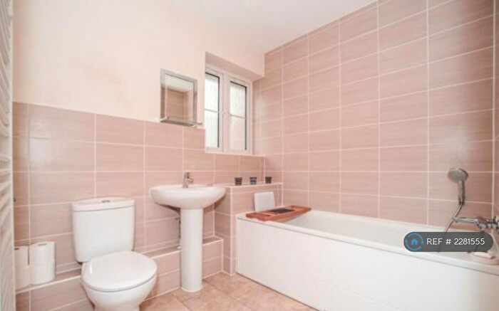 2 Bedroom Flat To Rent In Hardy Avenue, Dartford, DA1