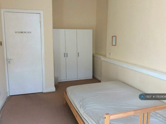 2 Bedroom Flat To Rent In High Street, Glasgow, G4