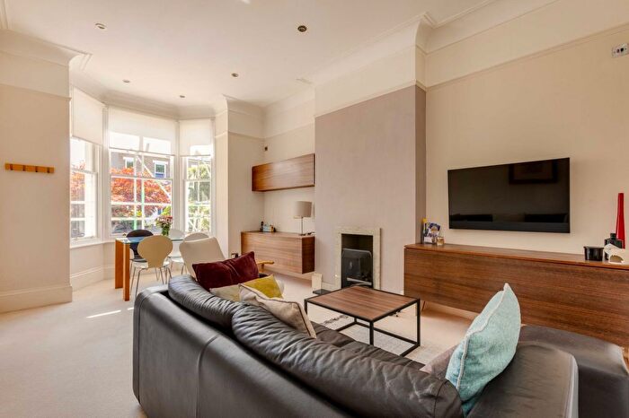 1 Bedroom Flat To Rent In Park Road, Twickenham, TW1