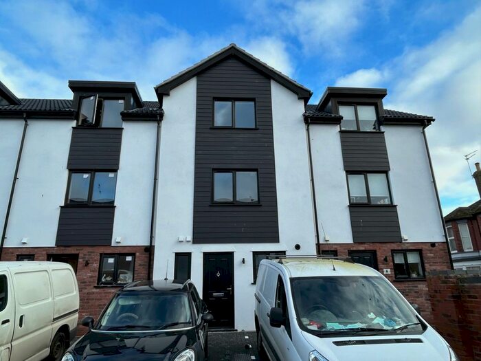 4 Bedroom Terraced House To Rent In Albion Road, Great Yarmouth, NR30