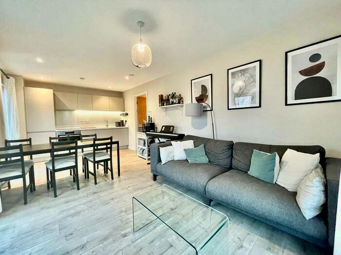 2 Bedroom Apartment To Rent In Green Quarter, Cross Green Lane, LS9