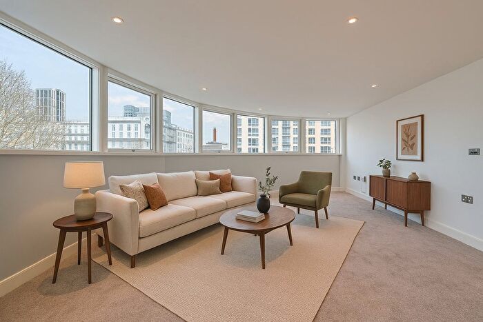 2 Bedroom Flat For Sale In Townmead Road, Fulham, London, SW6