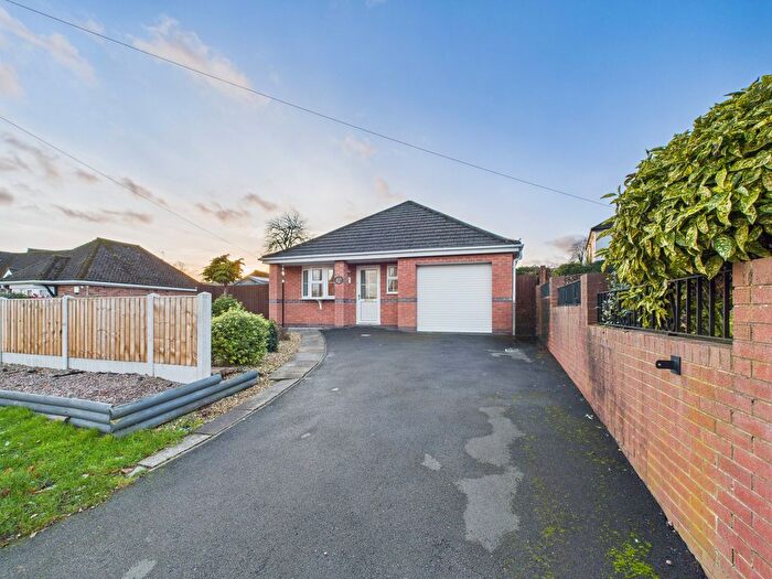 2 Bedroom Detached Bungalow For Sale In Tynsley Terrace, Madeley, Telford, Shropshire, TF7