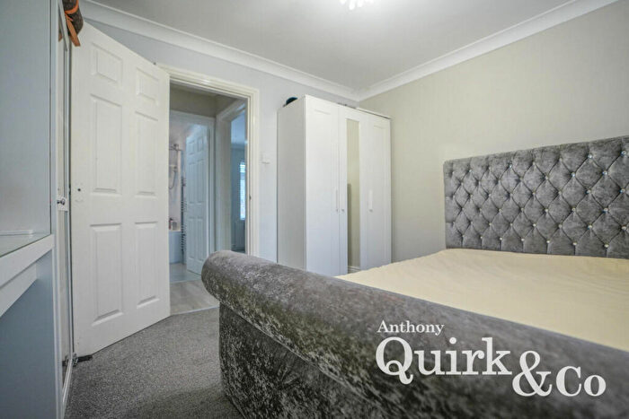 2 Bedroom Detached Bungalow For Sale In Tilburg Road, Canvey Island, SS8