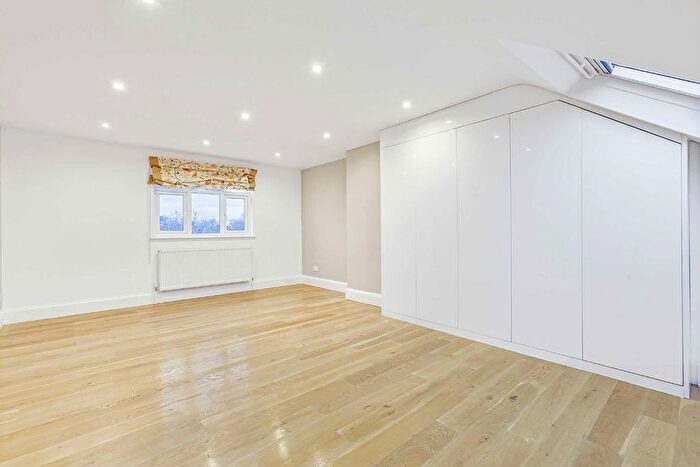 4 Bedroom Terraced House To Rent In Sixth Cross Road, Twickenham, TW2