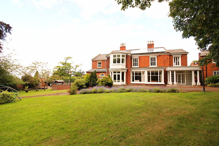 5 Bedroom Detached House For Sale In South Cliff Road, Kirton Lindsey, Gainsborough, DN21